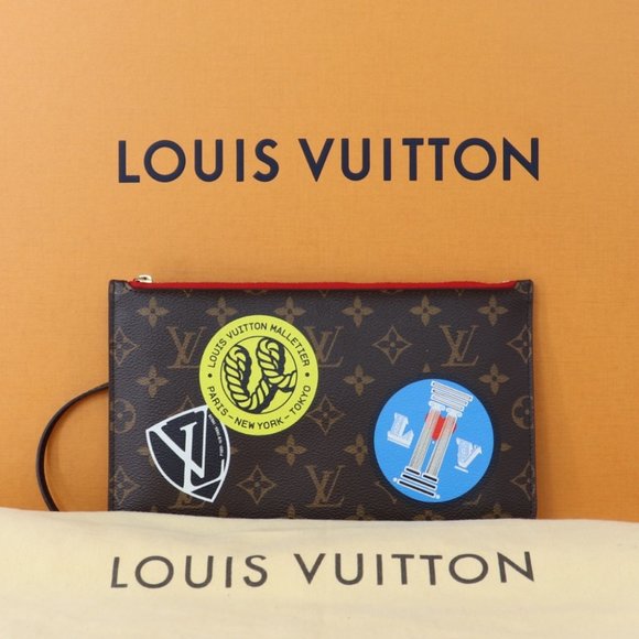 Louis Vuitton Handbags - 💎✨NEW✨💎 Wristlet Louis Vuitton